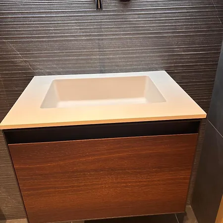 With Sauna & Fireplace *
