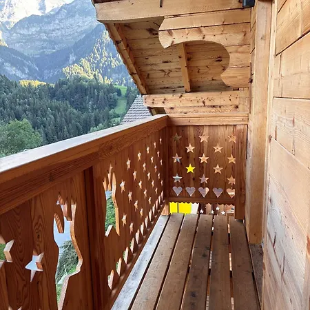 With Sauna & Fireplace شاليه