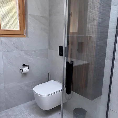 With Sauna & Fireplace * تشامبري