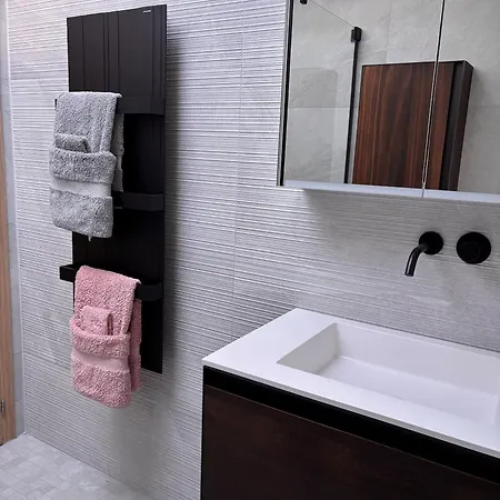 With Sauna & Fireplace *
