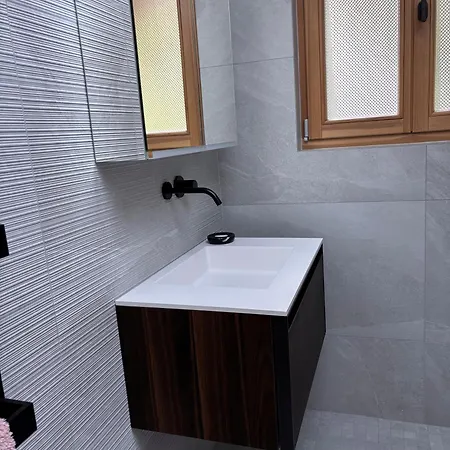 With Sauna & Fireplace * تشامبري