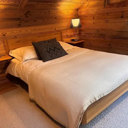 With Sauna & Fireplace شاليه